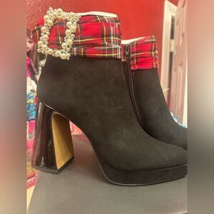 Betsey Johnson “Idris” black and plaid booties. Size 8. New with tags.